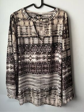 Milano Black & White Long Sleeve Snake-Print V-Neck Blouse